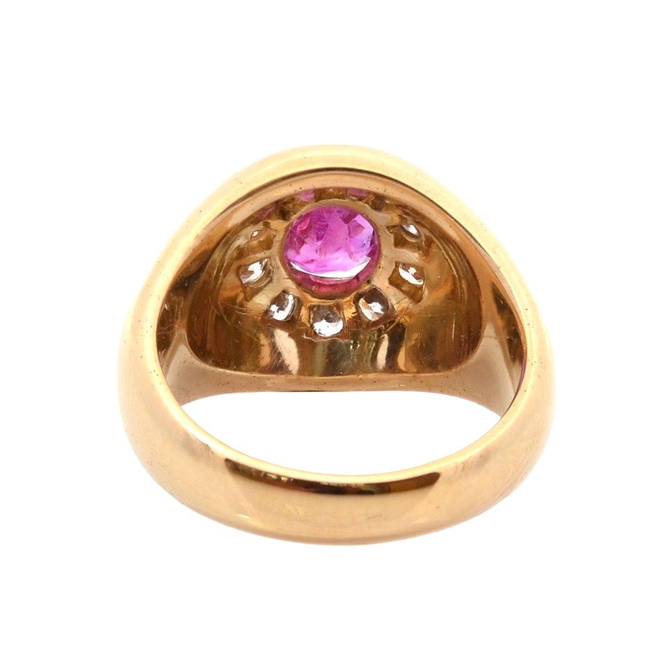 Bague Entourage en or jaune, rubis et diamants - Castafiore