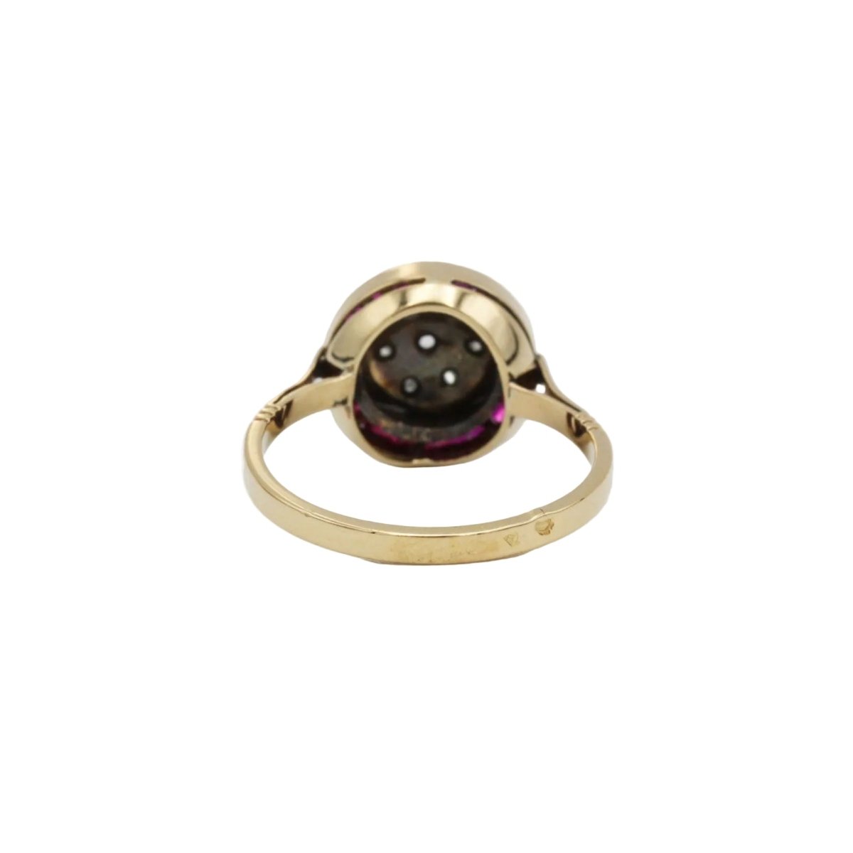 Bague Entourage en or jaune, rubis et diamants - Castafiore