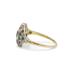 Bague entourage en or jaune, saphir et diamants - Castafiore