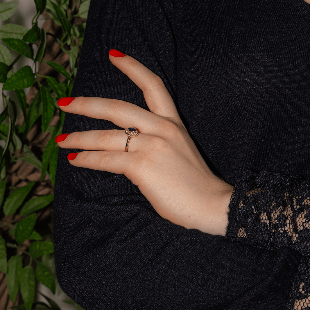 Bague Entourage en or jaune, saphir et diamants - Castafiore