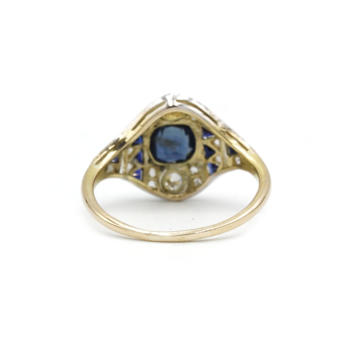 Bague entourage en or jaune, saphir et diamants - Castafiore