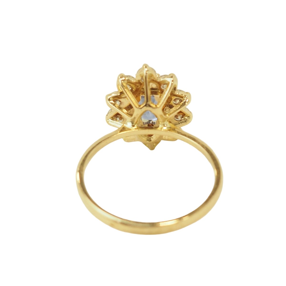 Bague Entourage en or jaune, saphir et diamants - Castafiore