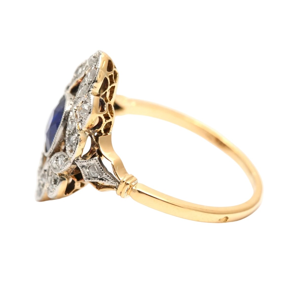 Bague Entourage en or jaune, saphir et diamants - Castafiore