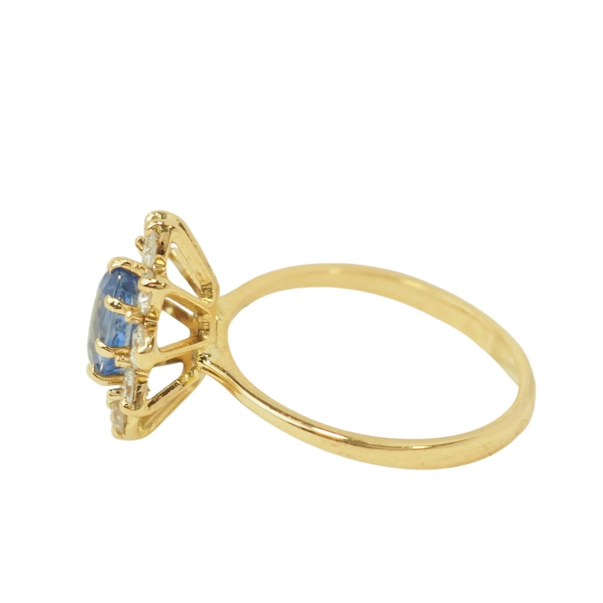 Bague Entourage en or jaune, saphir et diamants - Castafiore