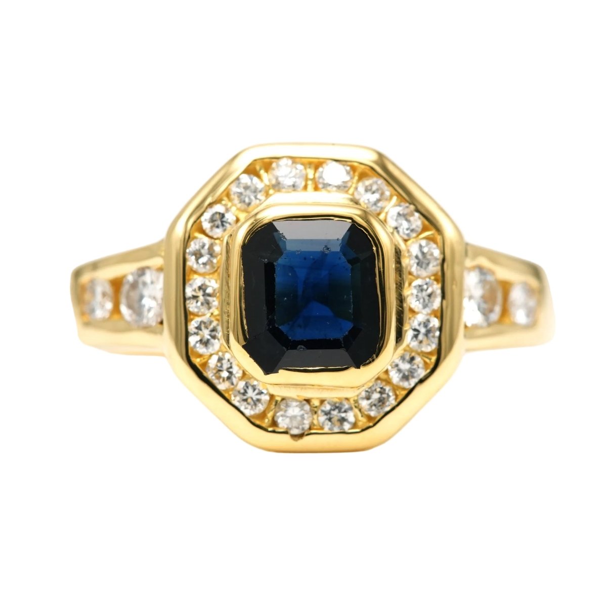 Bague Entourage en or jaune, saphir et diamants - Castafiore