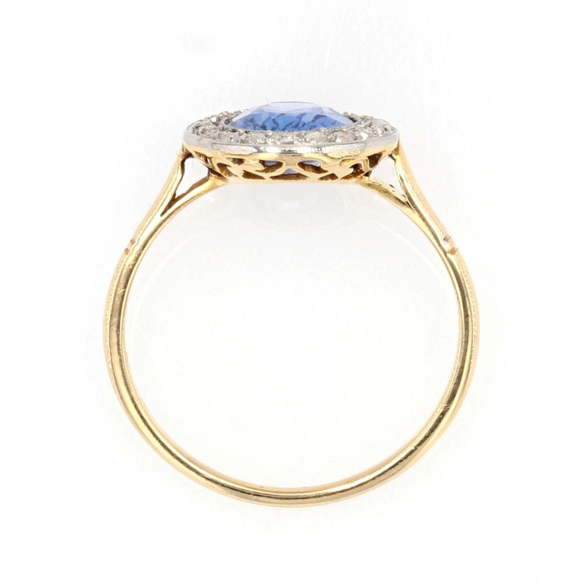 Bague Entourage en or jaune, saphir et diamants - Castafiore