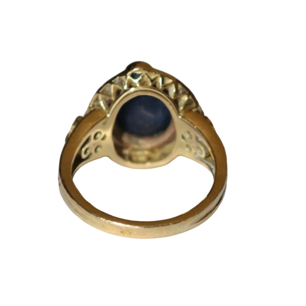 Bague Entourage en or jaune, saphirs et diamants - Castafiore