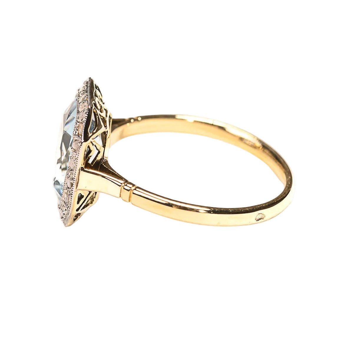 Bague Entourage en or jaune, topaze et diamants - Castafiore