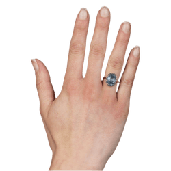 Bague Entourage en or rose, platine, saphir et diamants - Castafiore