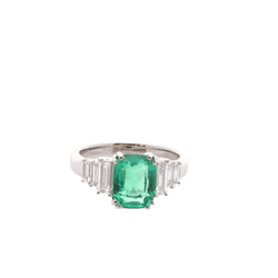 Bague Entourage en platine, émeraude et diamants - Castafiore