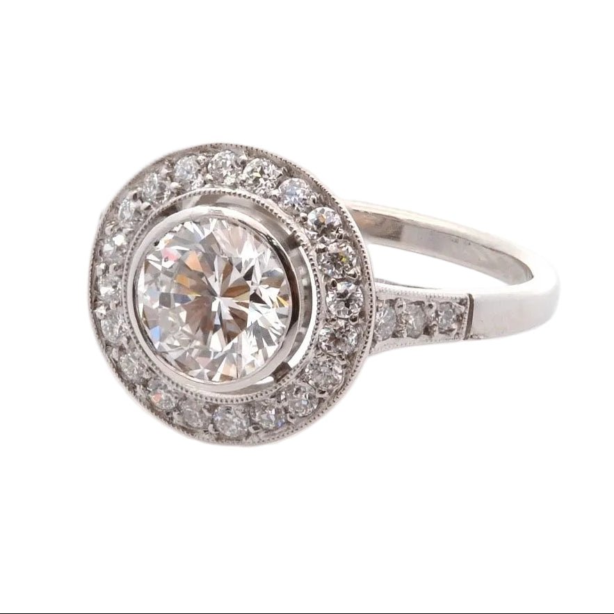 Bague Entourage en platine et diamants - Castafiore