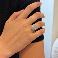 Bague Entourage en platine et diamants - Castafiore
