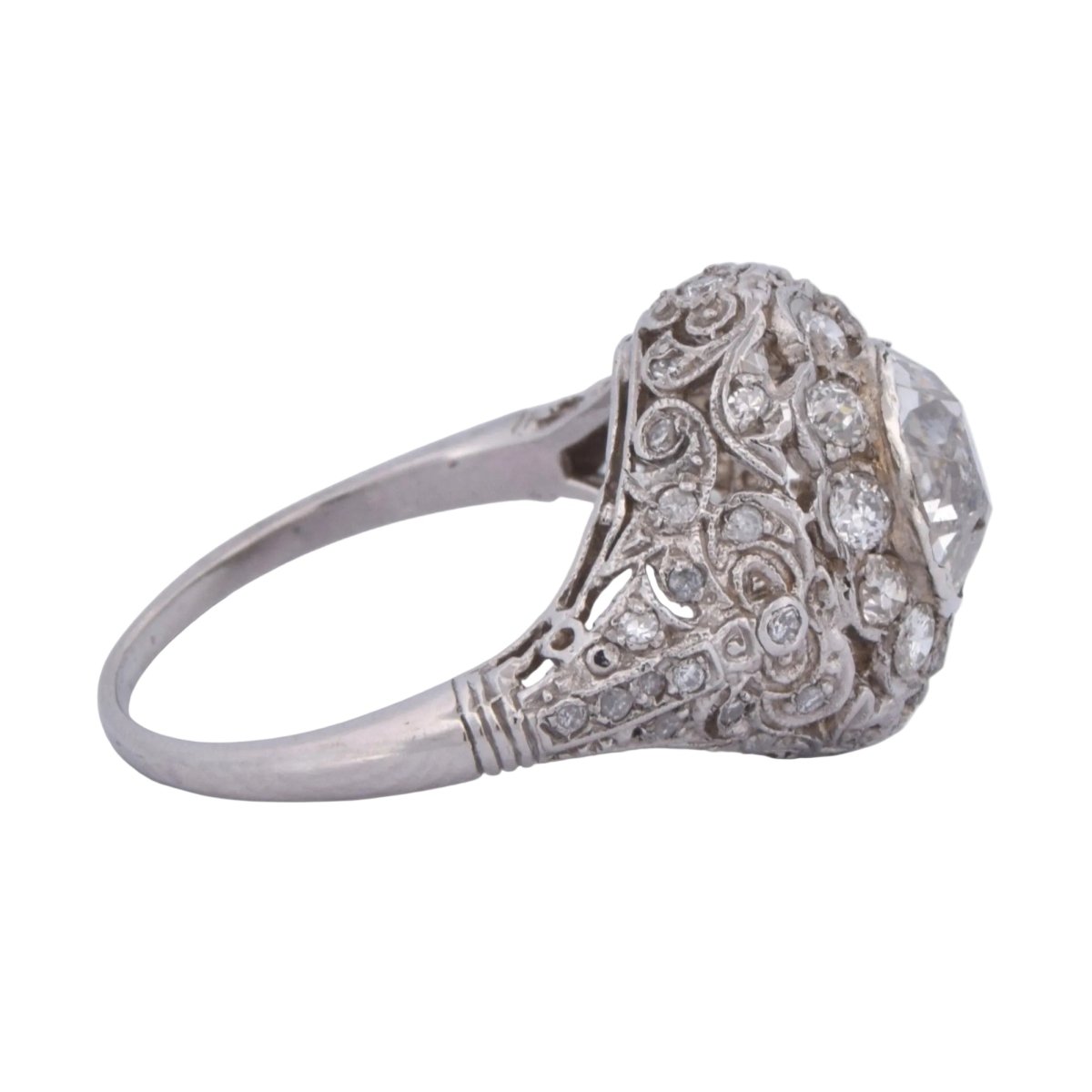 Bague Entourage en platine et diamants - Castafiore