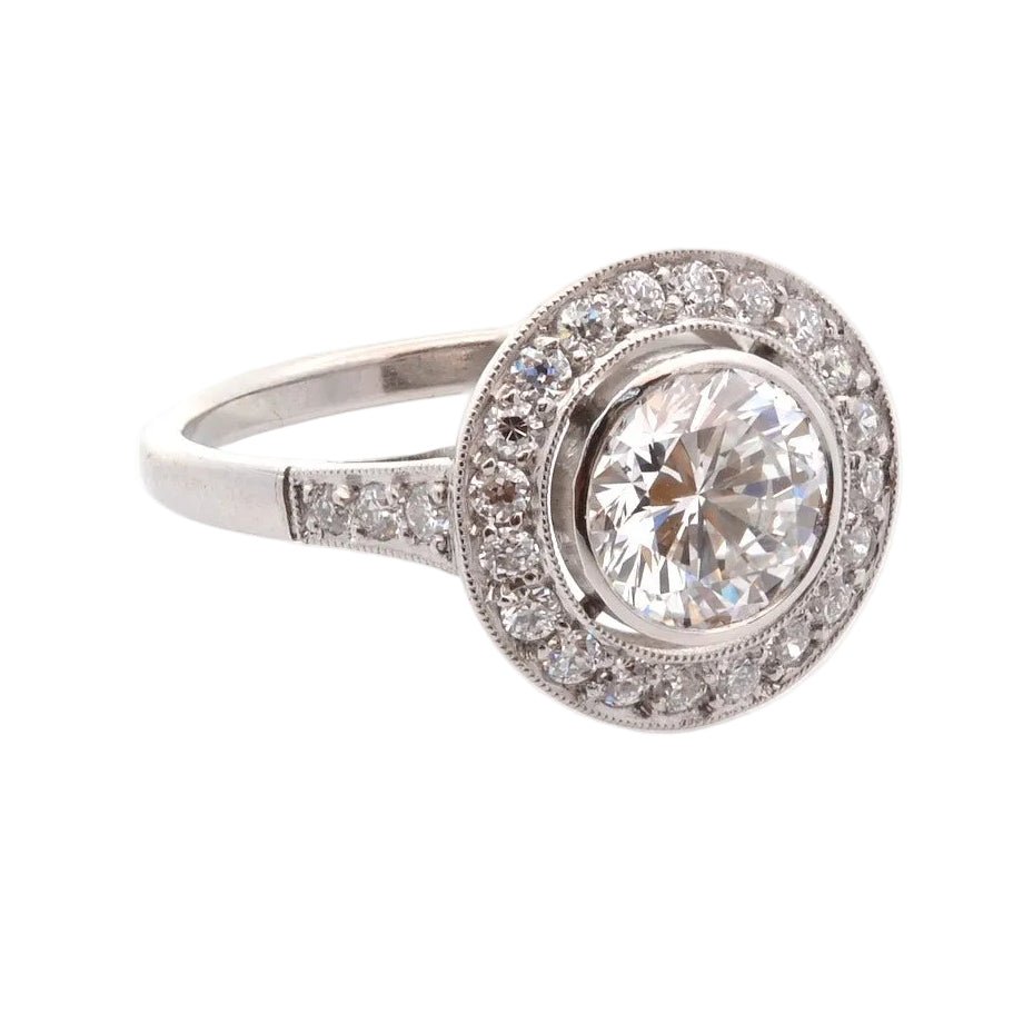 Bague Entourage en platine et diamants - Castafiore