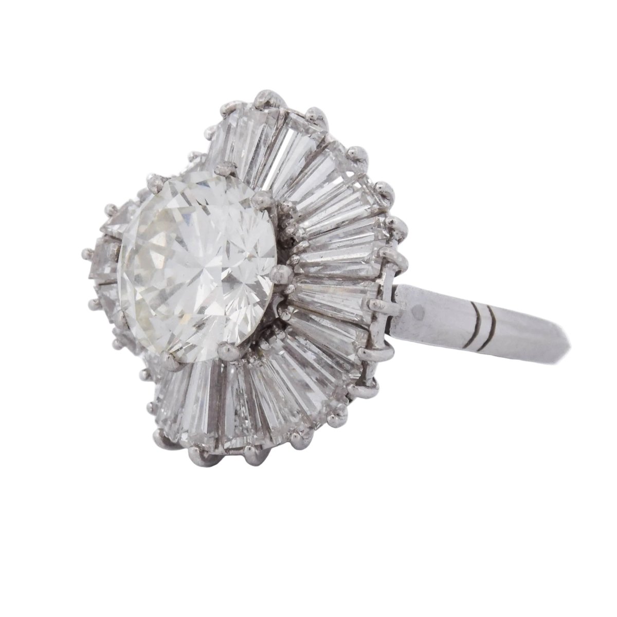 Bague Entourage en platine et diamants - Castafiore