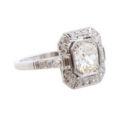 Bague Entourage en platine et diamants - Castafiore