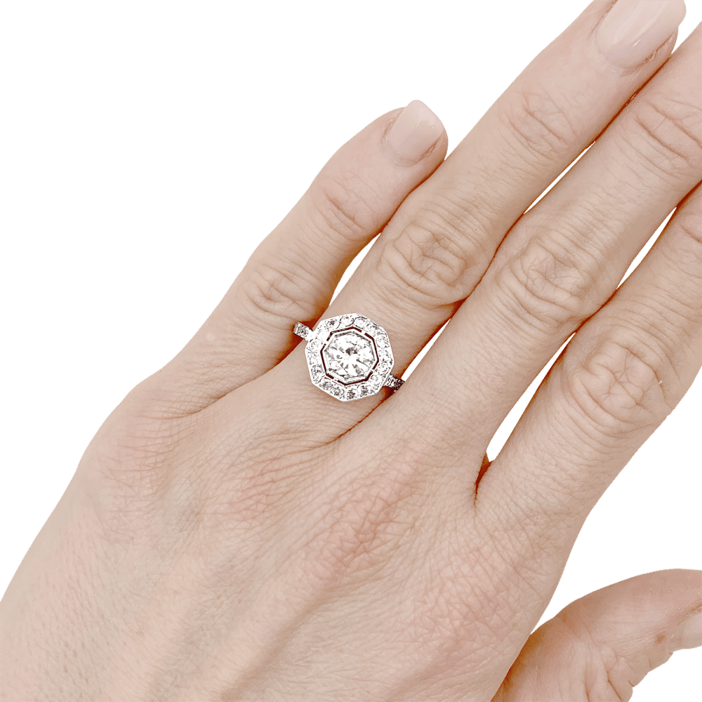 Bague Entourage en platine et diamants - Castafiore