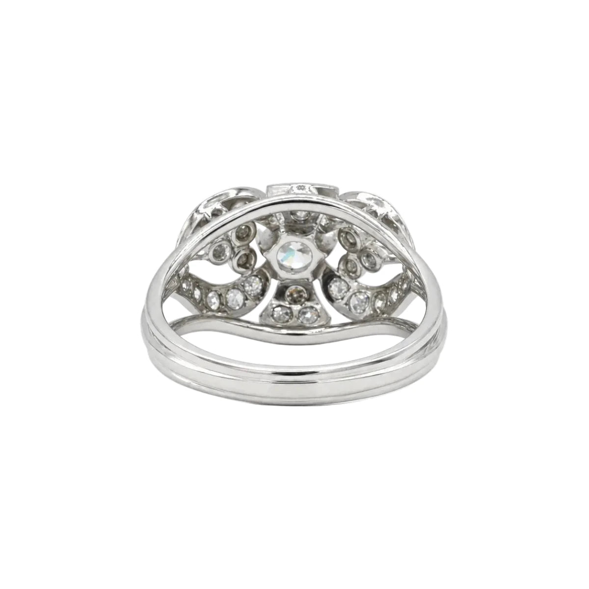 Bague Entourage en platine et diamants - Castafiore