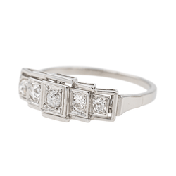 Bague Entourage en platine et diamants - Castafiore