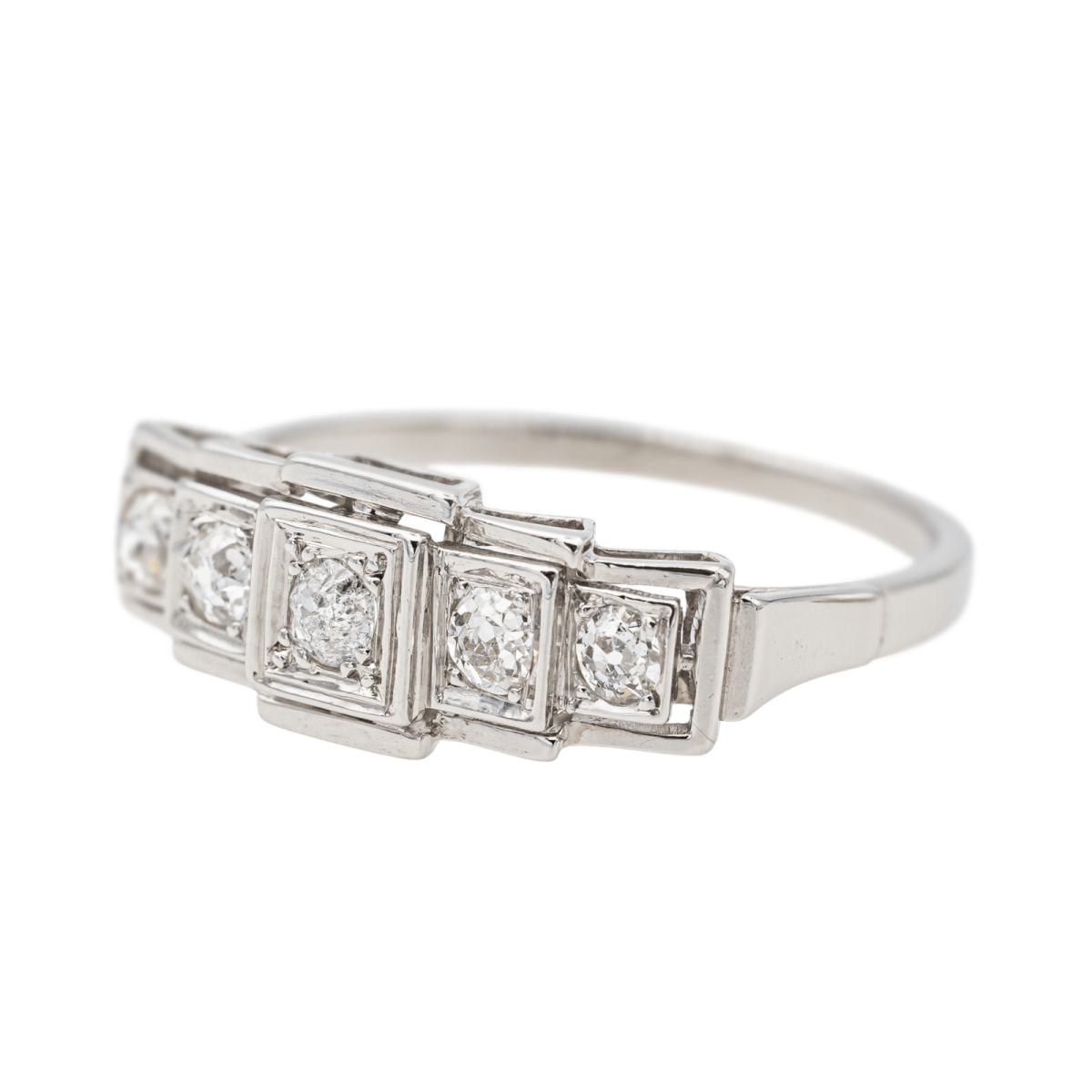 Bague Entourage en platine et diamants - Castafiore