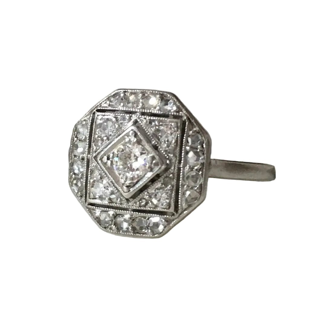 Bague Entourage en platine et diamants - Castafiore