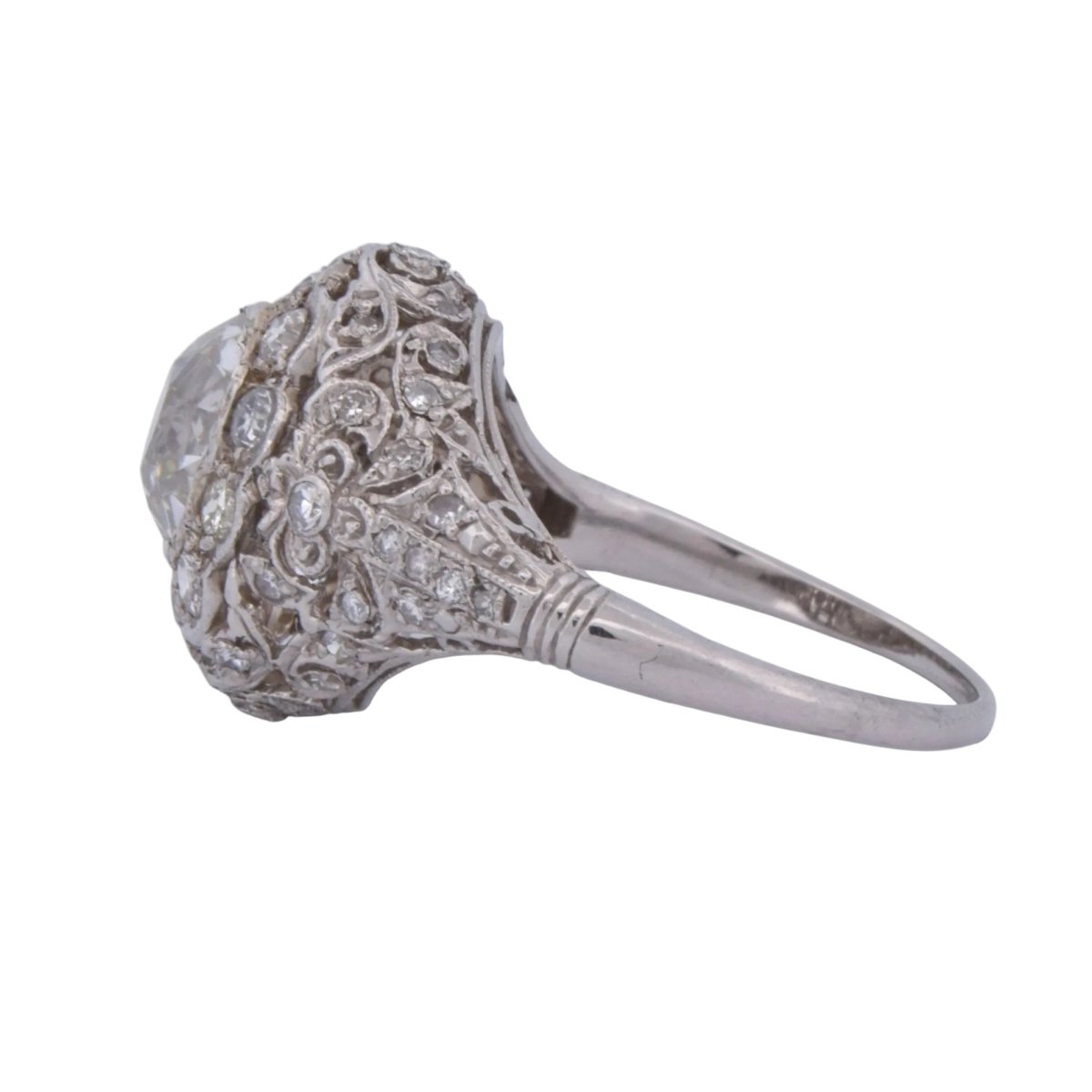 Bague Entourage en platine et diamants - Castafiore