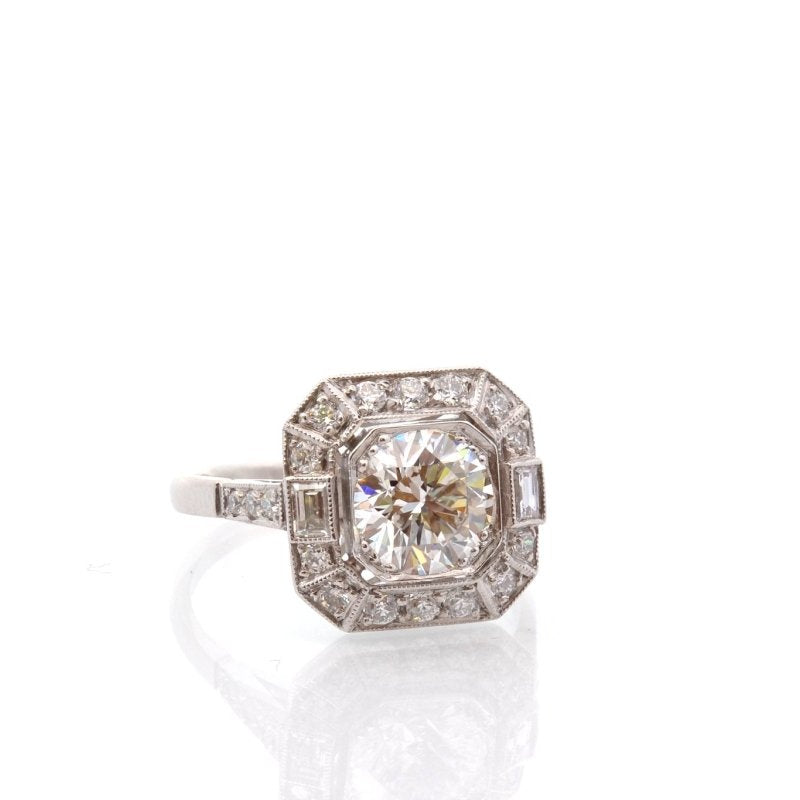 Bague Entourage en platine et diamants - Castafiore