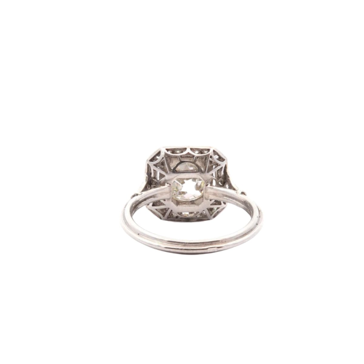 Bague Entourage en platine et diamants - Castafiore