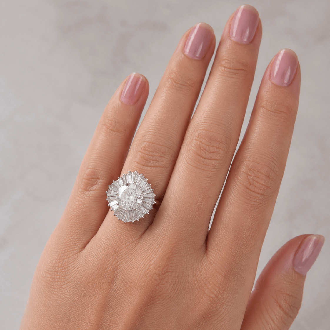 Bague Entourage en platine et diamants - Castafiore