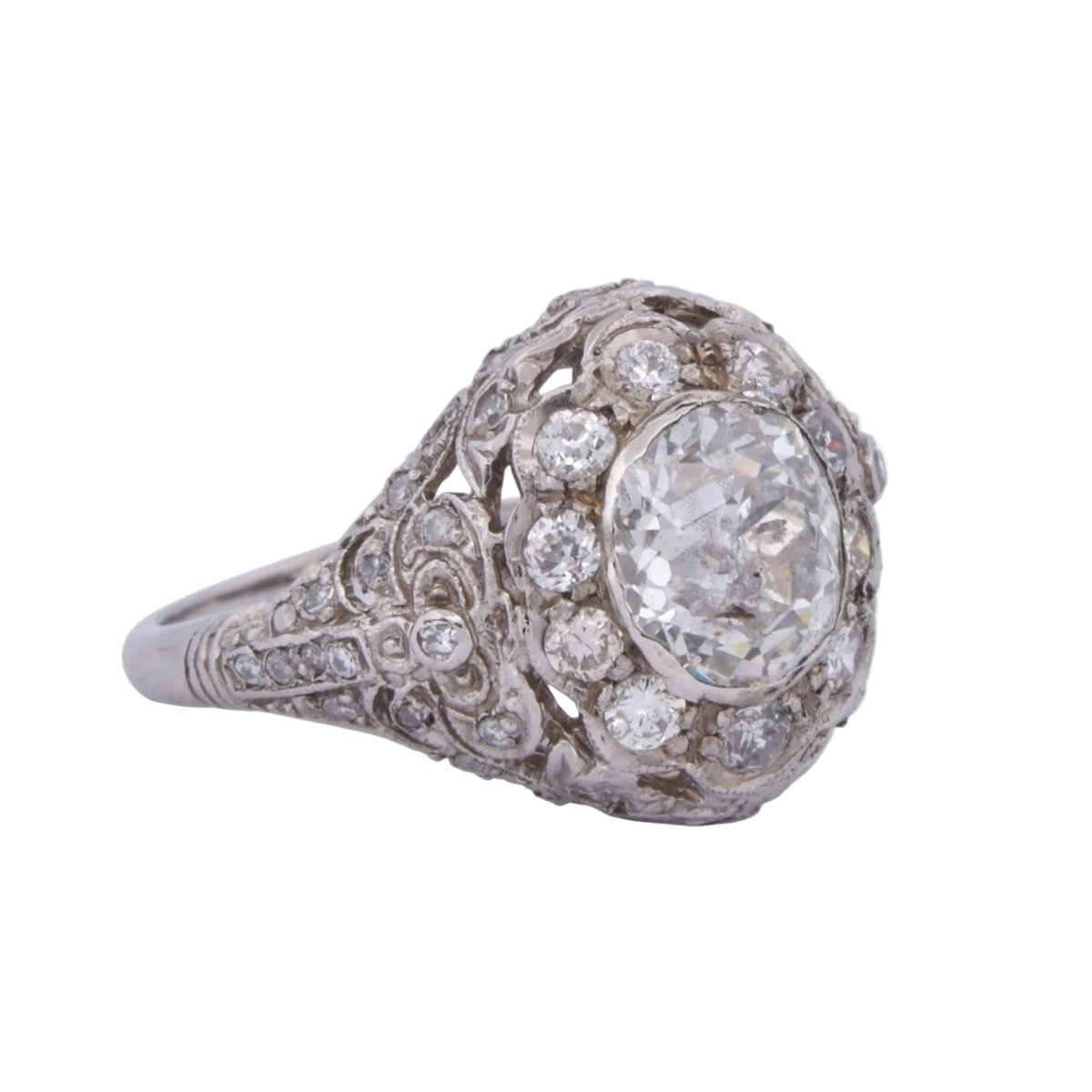 Bague Entourage en platine et diamants - Castafiore