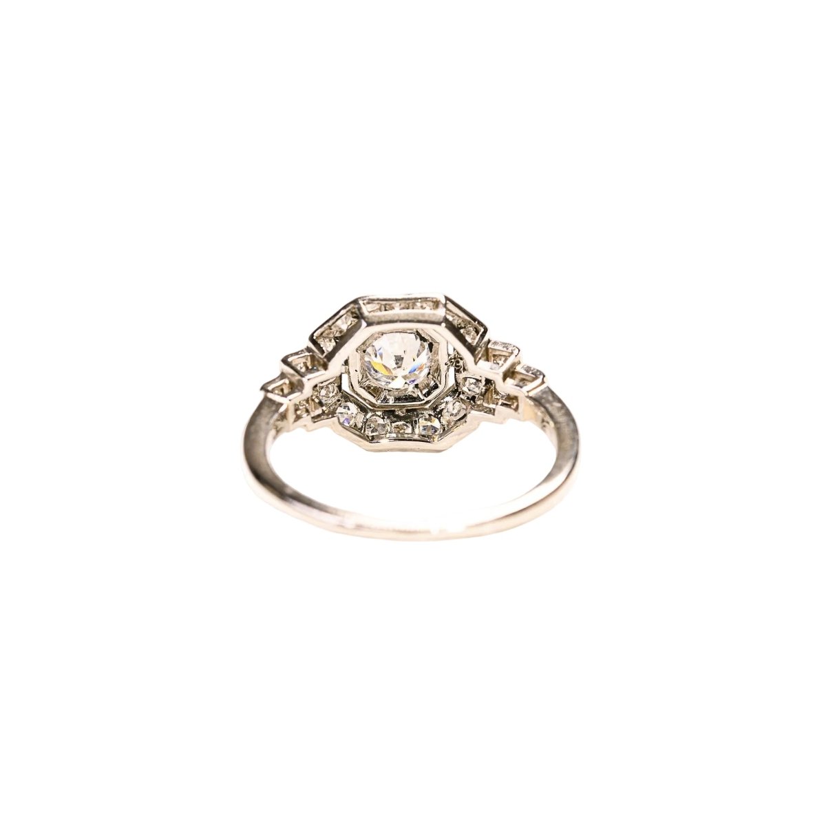 Bague Entourage en platine et diamants - Castafiore