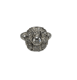 Bague Entourage en platine et diamants - Castafiore