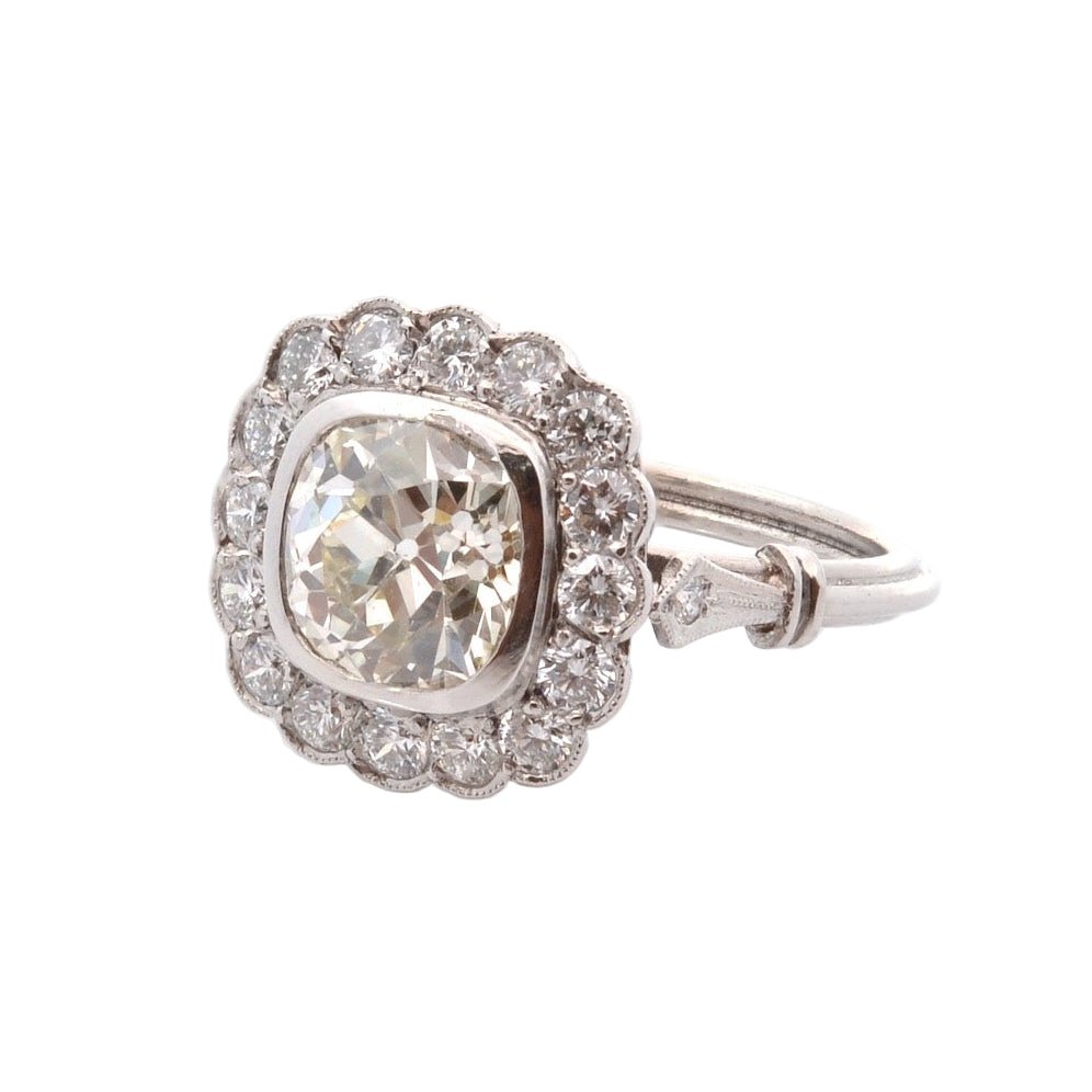 Bague Entourage en platine et diamants - Castafiore
