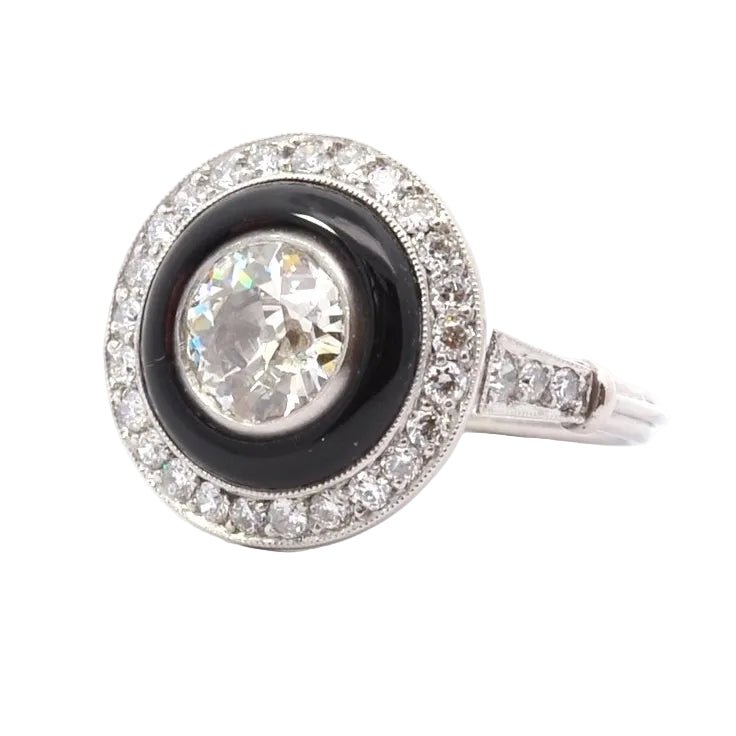 Bague Entourage en platine, onyx et diamants - Castafiore