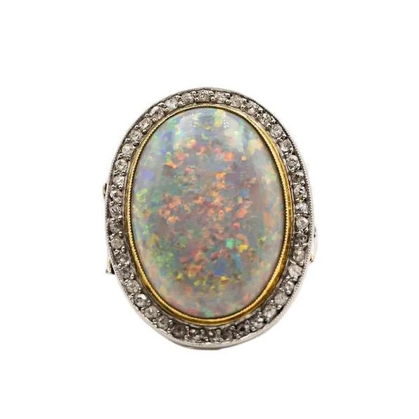 Bague Entourage en platine, or jaune, opale et diamants - Castafiore