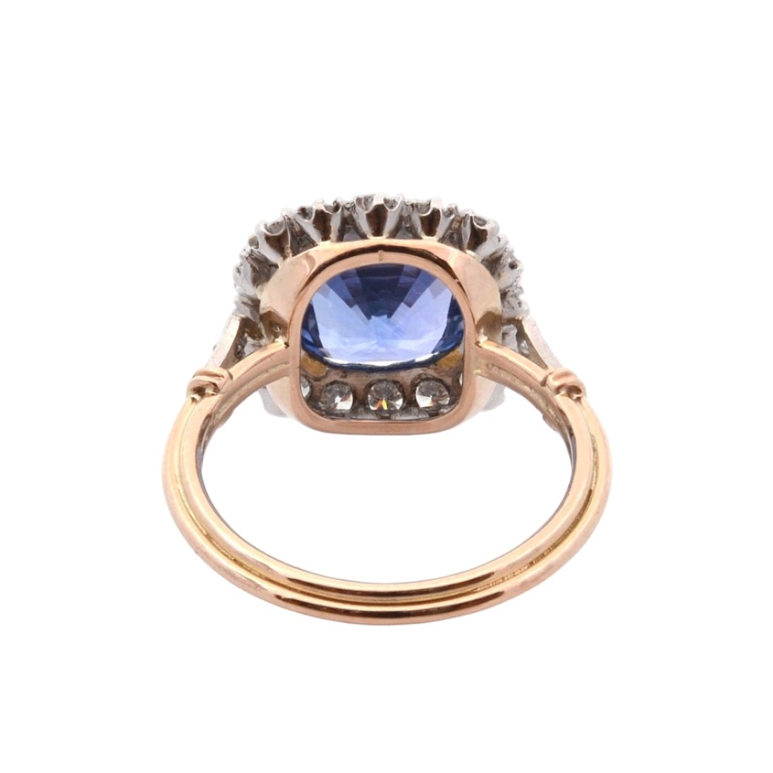 Bague Entourage en platine, or, saphir, et diamants - Castafiore