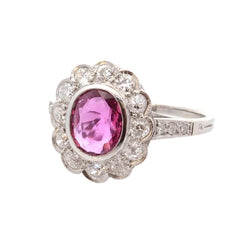 Bague Entourage en platine, rubis et diamants - Castafiore