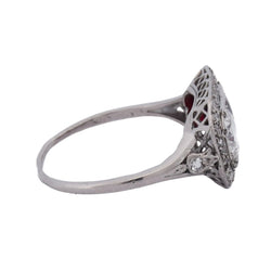 Bague Entourage en platine, rubis et diamants - Castafiore