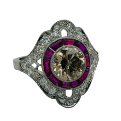 Bague Entourage en platine, rubis et diamants - Castafiore