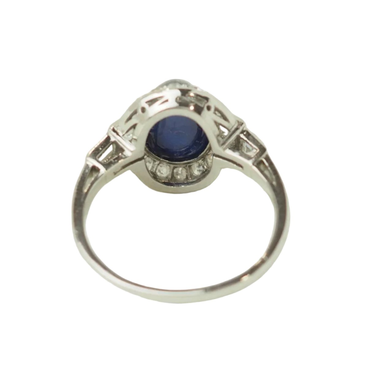 Bague Entourage en platine, saphir, et diamants