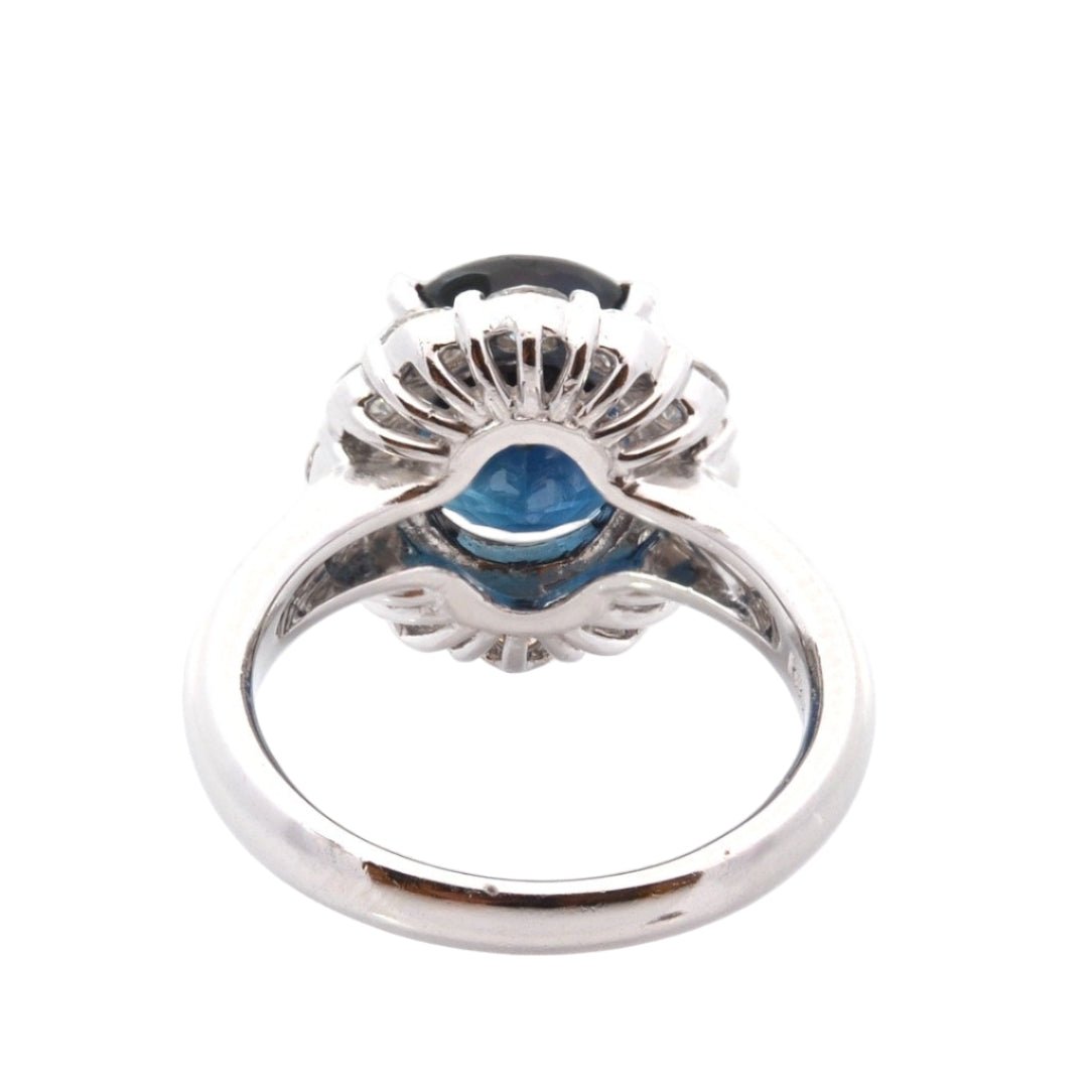 Bague Entourage en platine, saphir et diamants - Castafiore