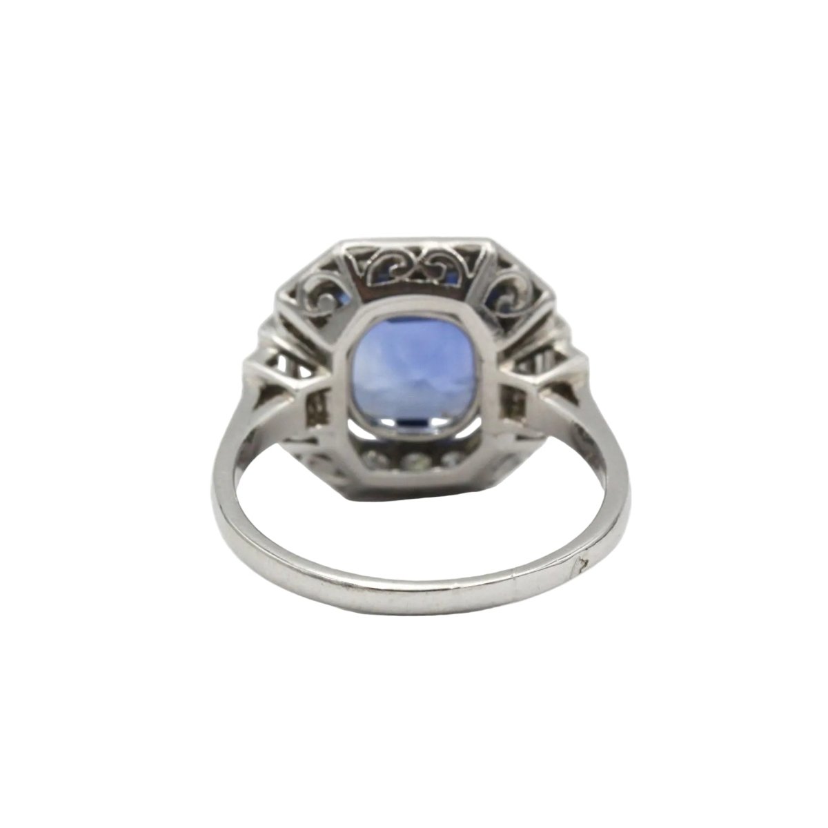 Bague Entourage en platine, saphir et diamants - Castafiore