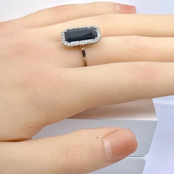 Bague Entourage en platine, saphir et diamants - Castafiore