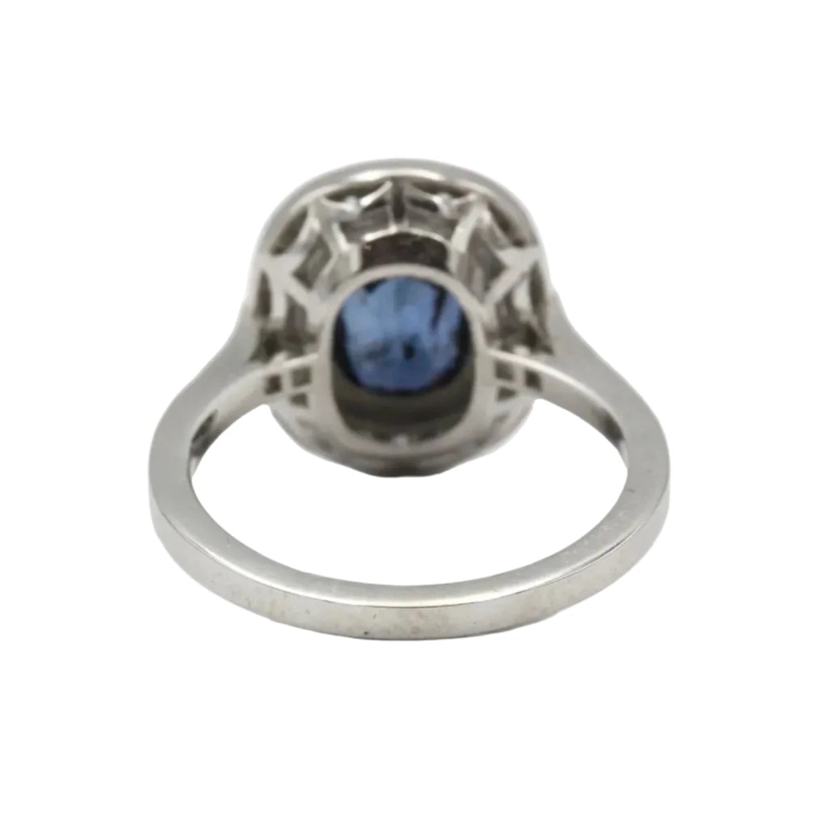 Bague Entourage en platine, saphir et diamants - Castafiore