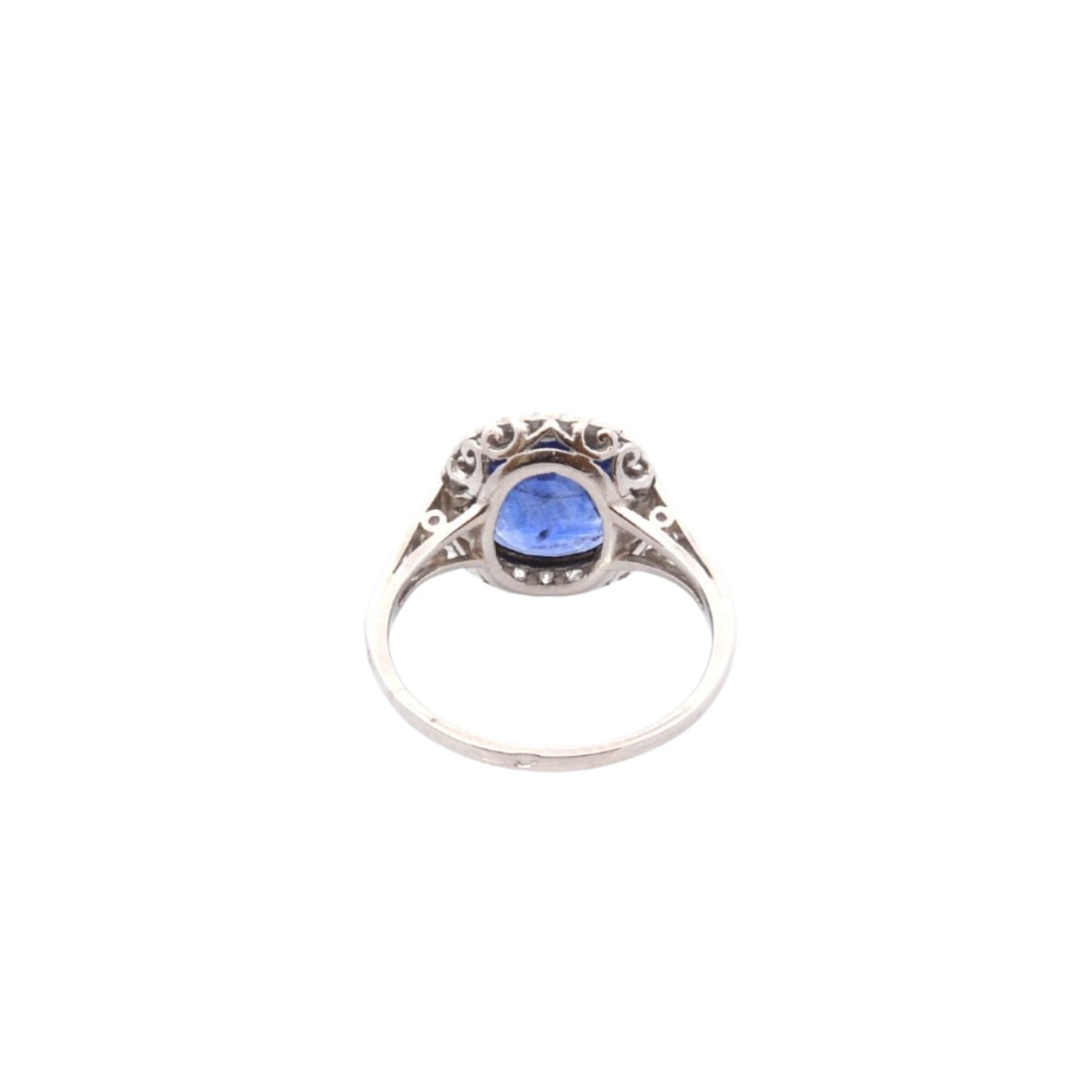 Bague Entourage en platine, saphir et diamants - Castafiore