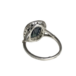 Bague Entourage en platine, saphir et diamants - Castafiore