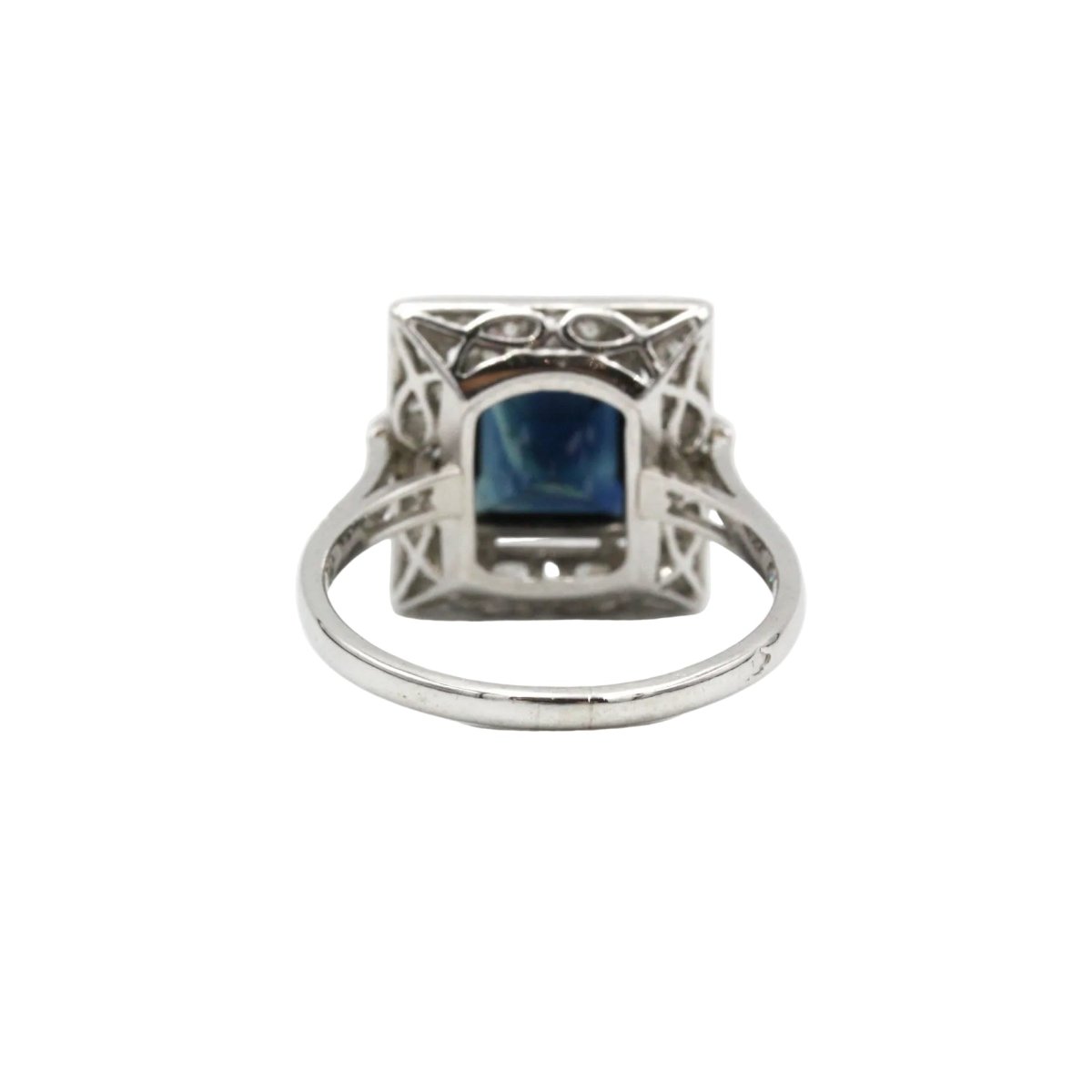 Bague Entourage en platine, saphir et diamants - Castafiore