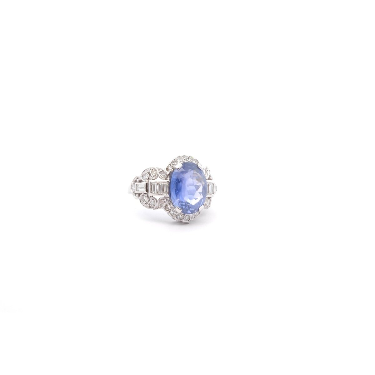 Bague Entourage en platine, saphirs et diamants - Castafiore