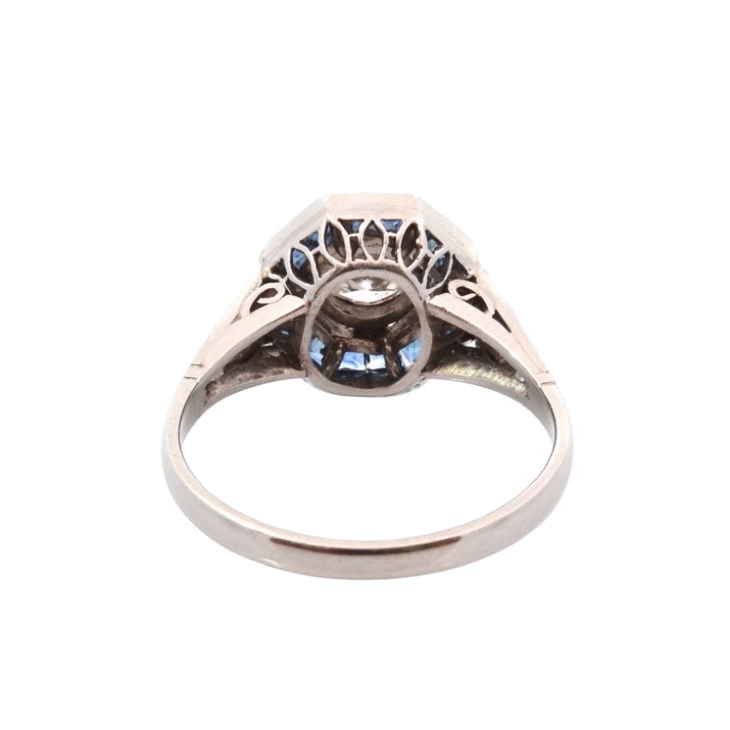 Bague Entourage en platine, saphirs, et diamants - Castafiore
