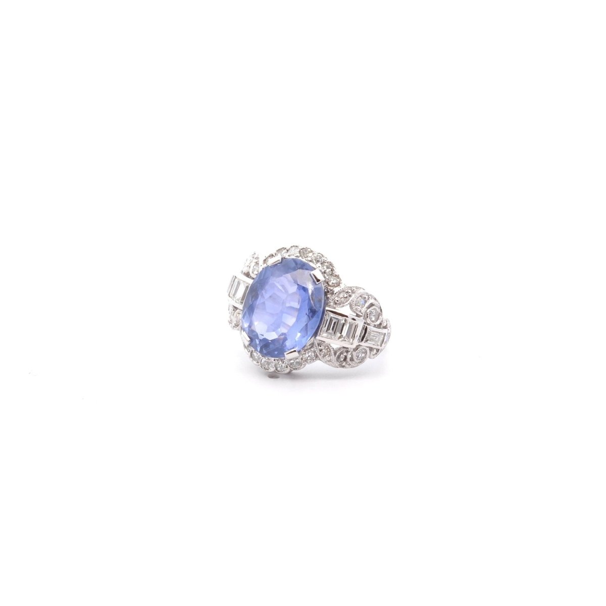 Bague Entourage en platine, saphirs et diamants - Castafiore